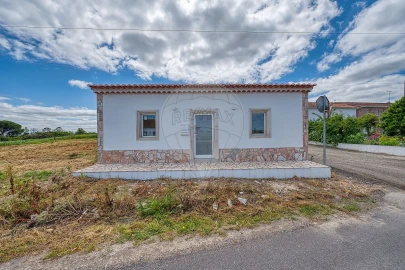 Moradia T2 para Venda em Azambujeira e Malaqueijo