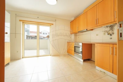Apartamento T3 para Arrendamento em Buarcos