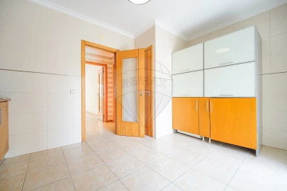 Apartamento T3 para Arrendamento em Buarcos