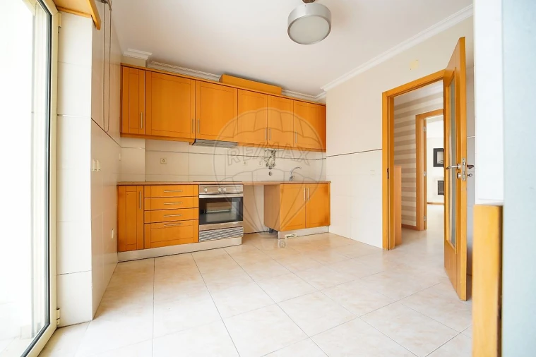 Apartamento T3 para Arrendamento em Buarcos Foto 6