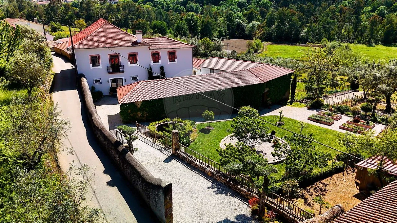 Moradia T3 para Venda em Vila Nova do Ceira Foto 3