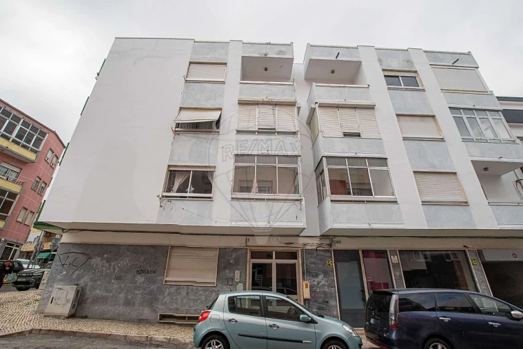 Apartamento T3 para Venda em Queluz e Belas Foto 14