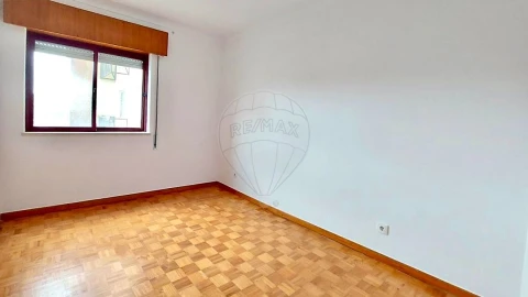 Apartamento T2 para Venda em Algueirão-Mem Martins