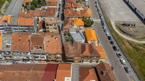 Prédio para Venda em Santa Marinha e São Pedro da Afurada
