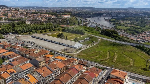 Prédio para Venda em Santa Marinha e São Pedro da Afurada