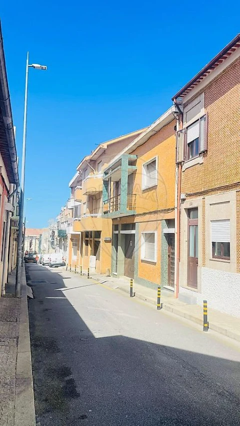 Prédio para Venda em Santa Marinha e São Pedro da Afurada