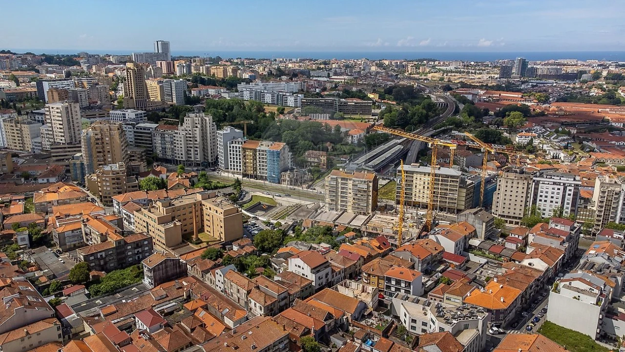 Prédio para Venda em Santa Marinha e São Pedro da Afurada Foto 23