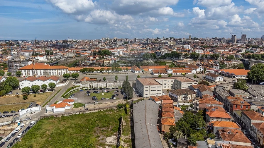 Prédio para Venda em Santa Marinha e São Pedro da Afurada Foto 21