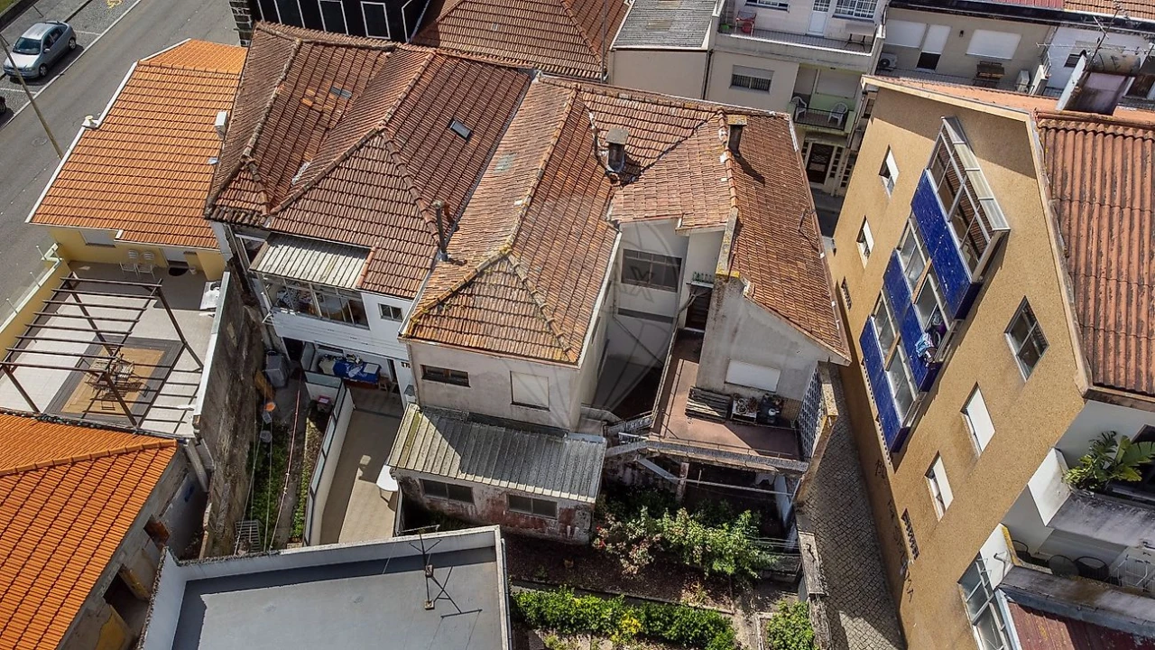 Prédio para Venda em Santa Marinha e São Pedro da Afurada Foto 11