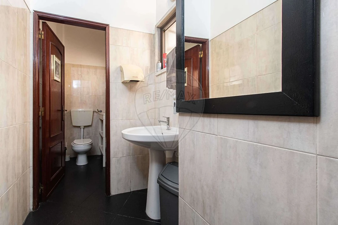 Loja para Venda em Póvoa de Santa Iria e Forte da Casa Foto 14