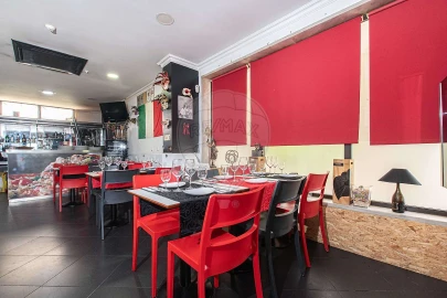 Loja para Venda em Póvoa de Santa Iria e Forte da Casa