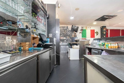 Loja para Venda em Póvoa de Santa Iria e Forte da Casa