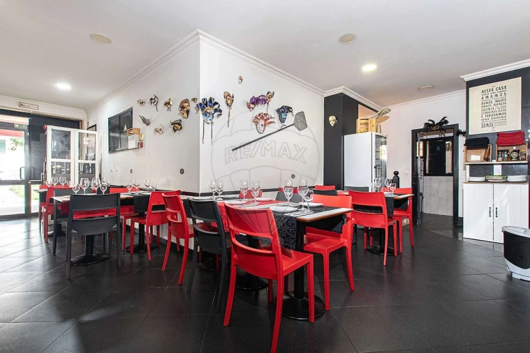 Loja para Venda em Póvoa de Santa Iria e Forte da Casa Foto 10