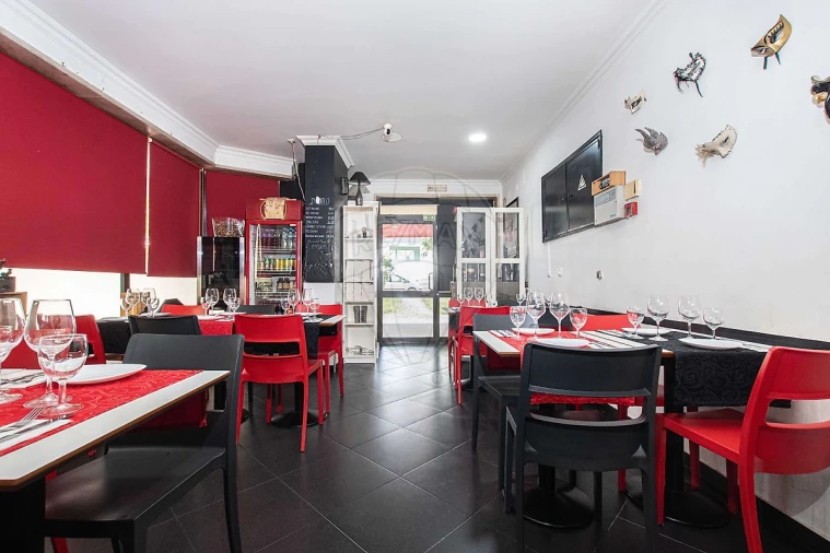 Loja para Venda em Póvoa de Santa Iria e Forte da Casa Foto 9