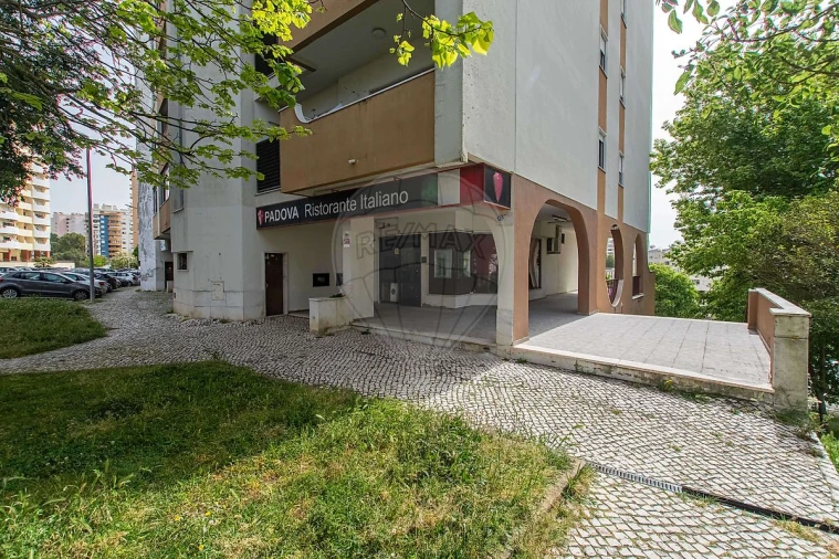 Loja para Venda em Póvoa de Santa Iria e Forte da Casa Foto 18