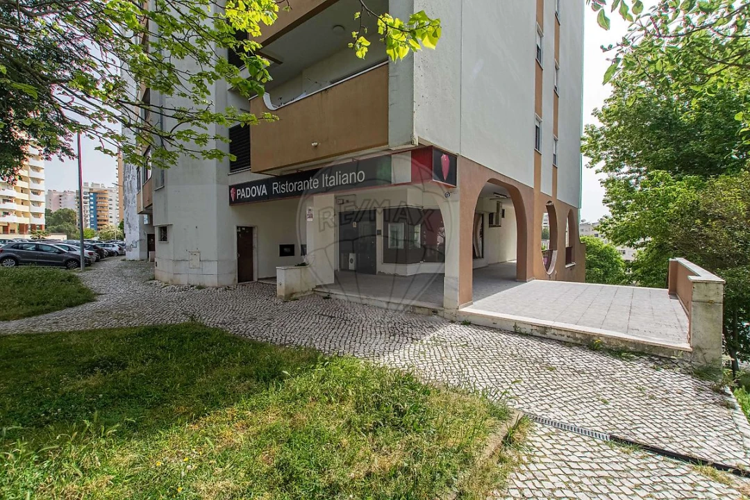 Loja para Venda em Póvoa de Santa Iria e Forte da Casa Foto 18