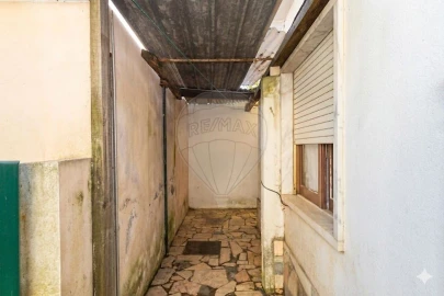 Moradia T2 para Venda em Almargem do Bispo, Pêro Pinheiro e Montelavar