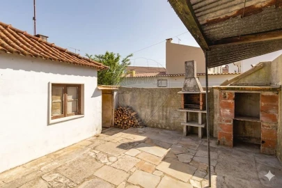 Moradia T2 para Venda em Almargem do Bispo, Pêro Pinheiro e Montelavar