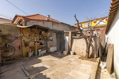 Moradia T2 para Venda em Almargem do Bispo, Pêro Pinheiro e Montelavar