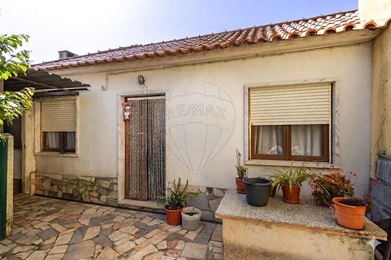 Moradia T2 para Venda em Almargem do Bispo, Pêro Pinheiro e Montelavar Foto 6