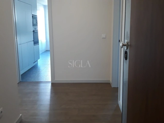 Apartamento T3 para Venda em Cedofeita, Santo Ildefonso, Sé, Miragaia, São Nicolau e Vitória Foto 3
