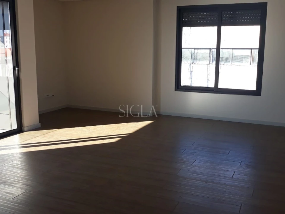 Apartamento T3 para Venda em Cedofeita, Santo Ildefonso, Sé, Miragaia, São Nicolau e Vitória Foto 1