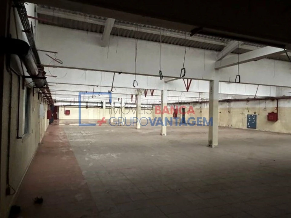 Armazém para Venda em Alfragide Foto 3