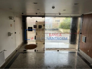 Armazém para Venda em Alfragide