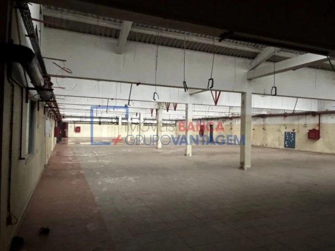 Armazém para Venda em Alfragide Foto 3