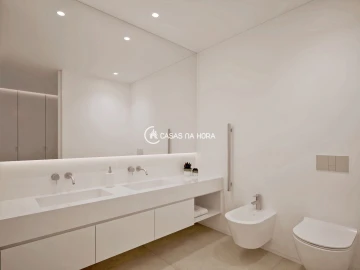 Moradia T4 para Venda em Lagos (São Sebastião e Santa Maria)