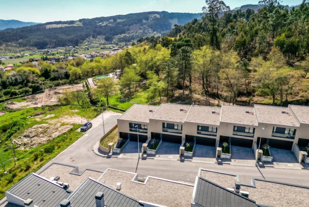 Moradia T3 para Venda em Lanhoso Foto 28