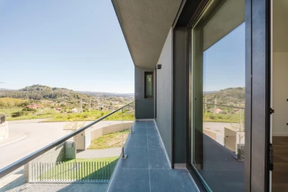 Moradia T3 para Venda em Lanhoso