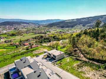 Moradia T3 para Venda em Lanhoso