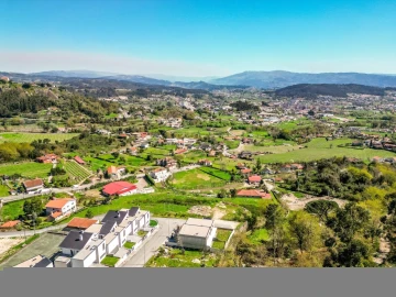 Moradia T3 para Venda em Lanhoso