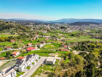 Moradia T3 para Venda em Lanhoso