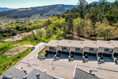 Moradia T3 para Venda em Lanhoso