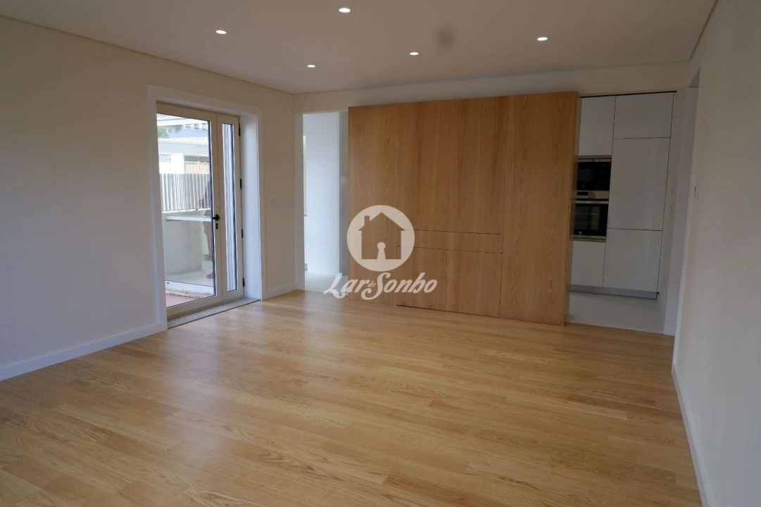 Apartamento T3 para Venda em Lordelo do Ouro e Massarelos Foto 7