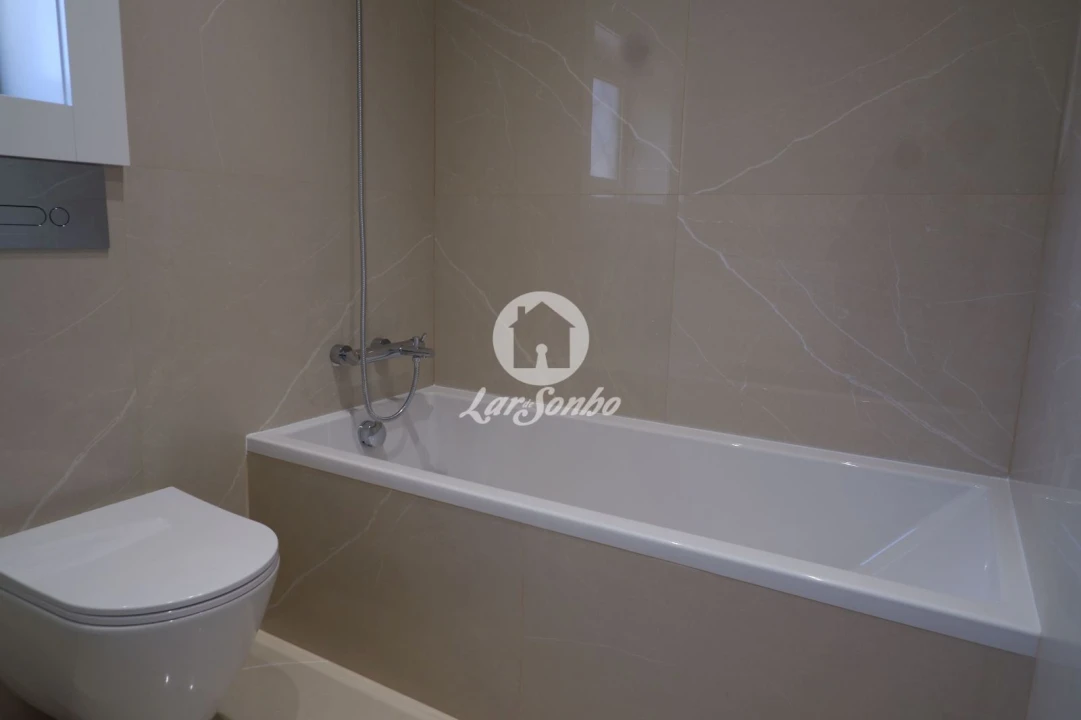 Apartamento T3 para Venda em Lordelo do Ouro e Massarelos Foto 17