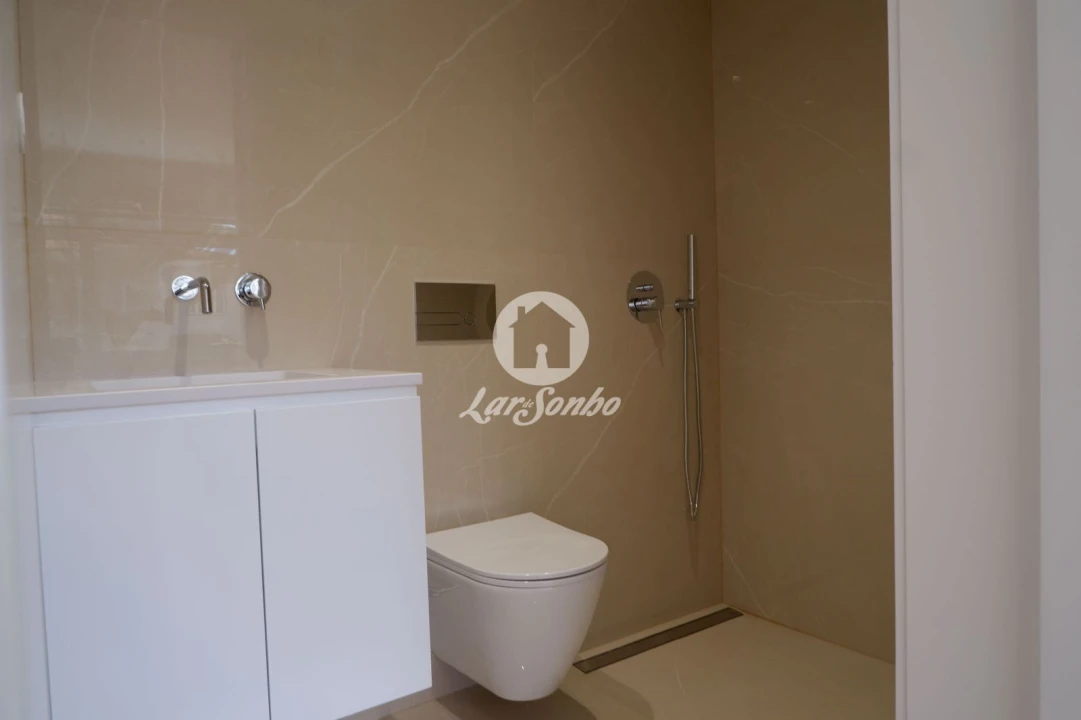 Apartamento T3 para Venda em Lordelo do Ouro e Massarelos Foto 26