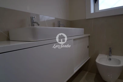 Apartamento T3 para Venda em Lordelo do Ouro e Massarelos