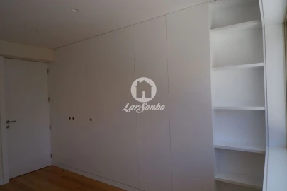 Apartamento T3 para Venda em Lordelo do Ouro e Massarelos