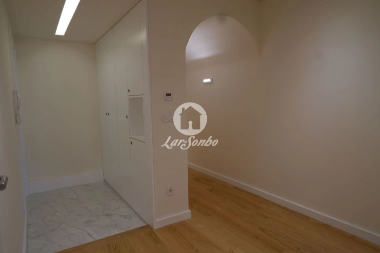 Apartamento T3 para Venda em Lordelo do Ouro e Massarelos Foto 5