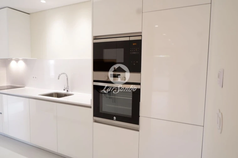 Apartamento T3 para Venda em Lordelo do Ouro e Massarelos Foto 22