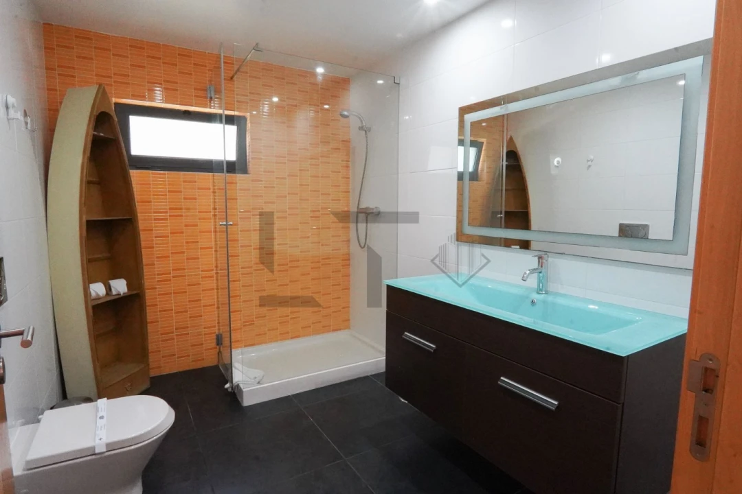 Moradia T5 para Venda em Carvalhal Foto 18