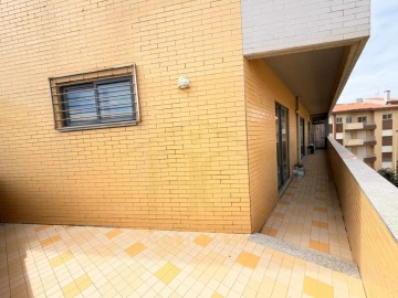 Apartamento T3 para Venda em Aver-O-Mar, Amorim e Terroso