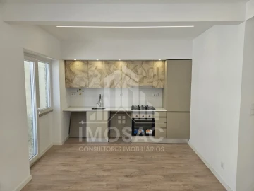 Apartamento T2 para Venda em Venteira