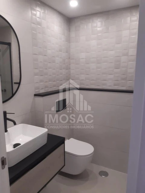 Apartamento T2 para Venda em Venteira