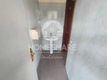 Loja para Arrendamento em Valongo