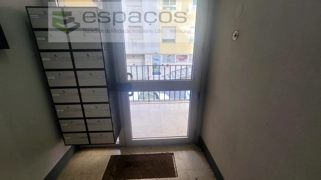 Apartamento para Venda em Queluz e Belas Foto 4