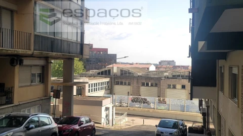 Apartamento para Venda em Queluz e Belas